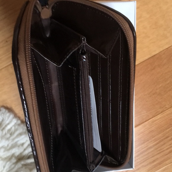 Wallet - Picture 2 of 4